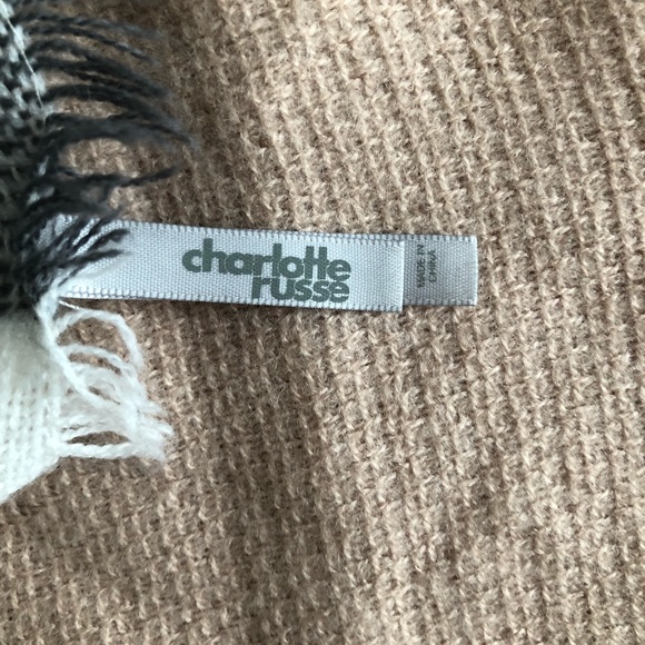 Neutral Plaid Scarf - Picture 3 of 5